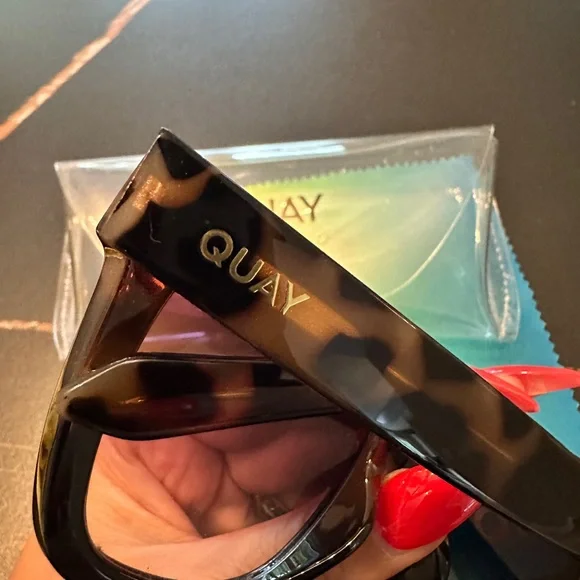 Quay After Hours XL sunglasses tortoise black/black fade - Picture 6 of 11